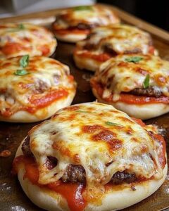 Gefüllte Pizzabrötchen mit Dönerfleisch & Käse